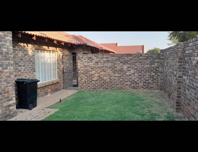 3 BEDROOM PROPERTY TO RENT IN THATCHFIELD